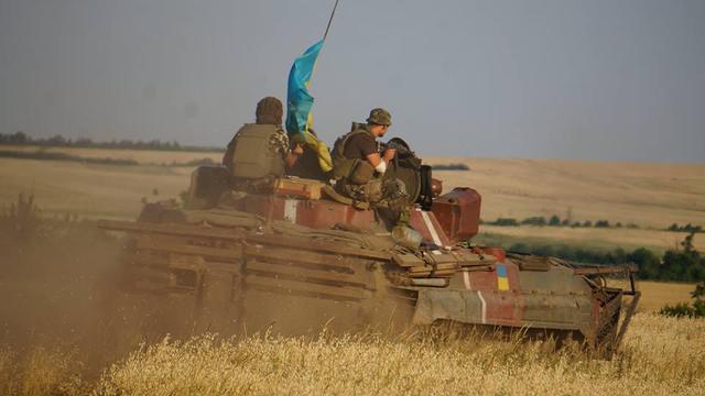 Украинские воины на поле боя, - ФОТОрепортаж из эпицентра АТО Украинские воины на поле боя, - ФОТОрепортаж из эпицентра АТО