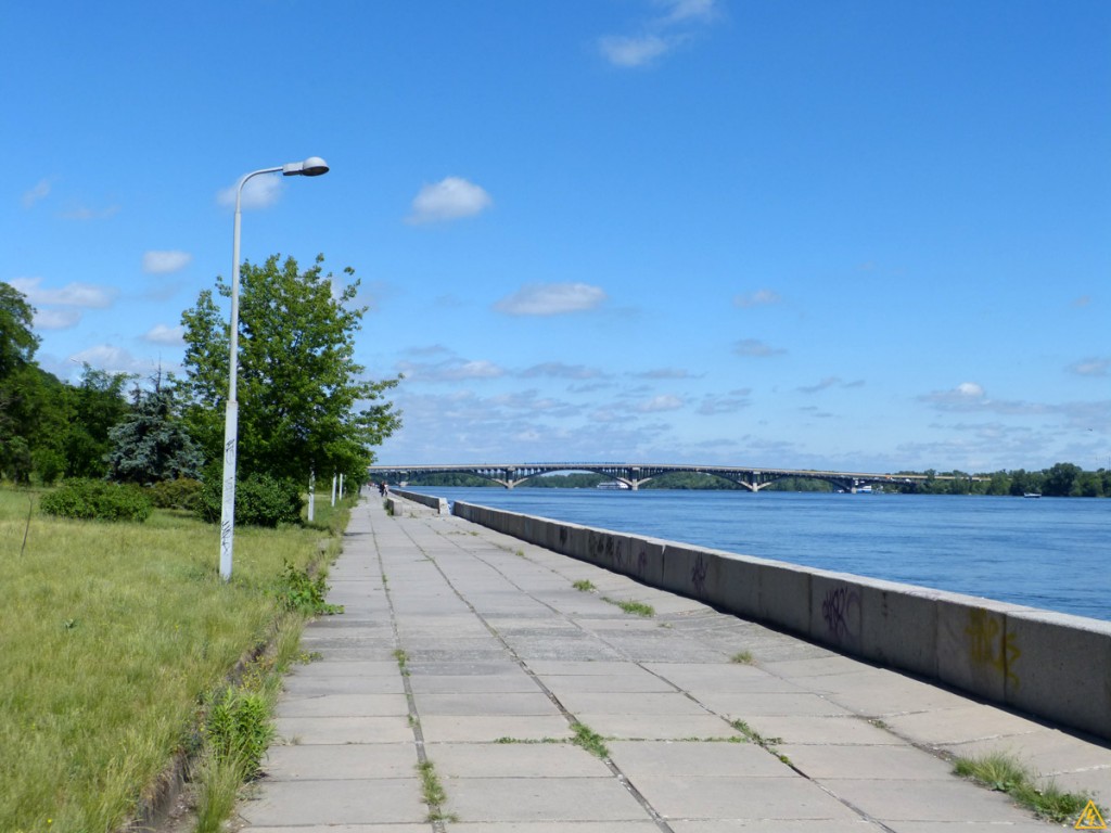 Набережная возле моста Метро - Места в Киеве, где хорошая рыбалка Набережная возле моста Метро - Топ мест для хорошей рыбалки в Киеве