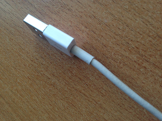 Оригинальный способ продления жизни стандартного провода iPhone Модернизируем lightning кабель