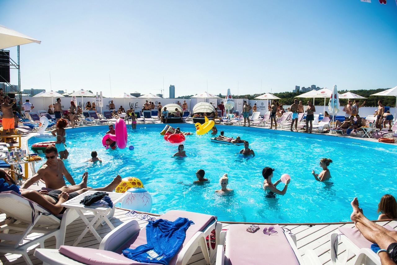 City Beach Club - Лучшие пляжи с бассейном в Киеве: куда поехать и сколько стоит