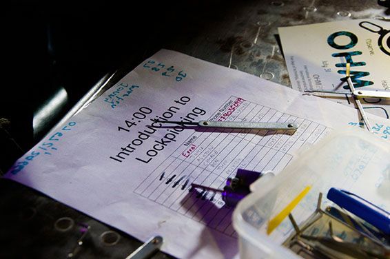 Статья Стива Арнольда Введение в Умение вскрывать замки Статья Стива Арнольда Введение в Умение вскрывать замки
