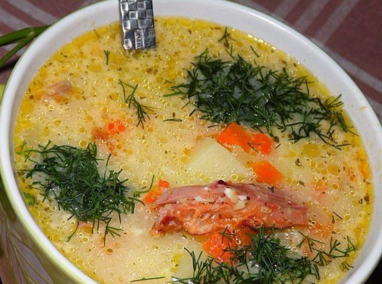 Ароматный супчик с копчёной курицей и плавленным сырком Ароматный супчик с копчёной курицей и плавленным сырком