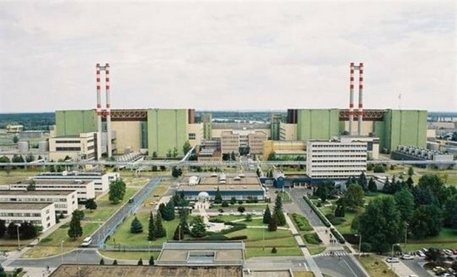10 апреля 2003 года. Венгрия, Paks, АЭС «Paks» 10 апреля 2003 года. Венгрия, Paks, АЭС «Paks»